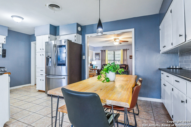 Listing photo id 11 for 270 Goodhue Ave