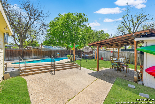 Listing photo id 26 for 270 Goodhue Ave