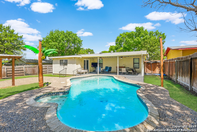 Listing photo id 31 for 270 Goodhue Ave