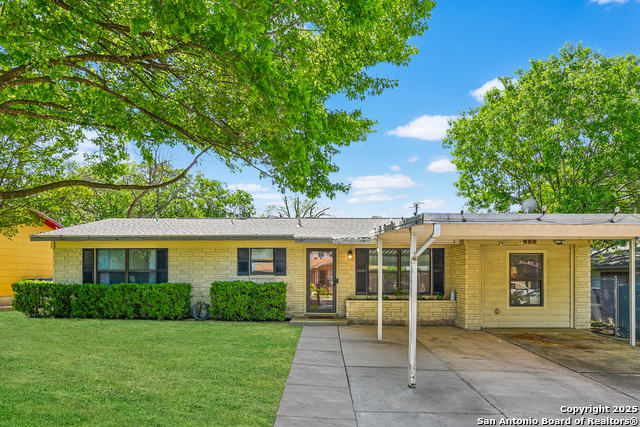 Listing photo id 32 for 270 Goodhue Ave