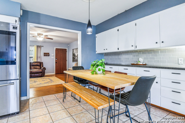 Listing photo id 3 for 270 Goodhue Ave