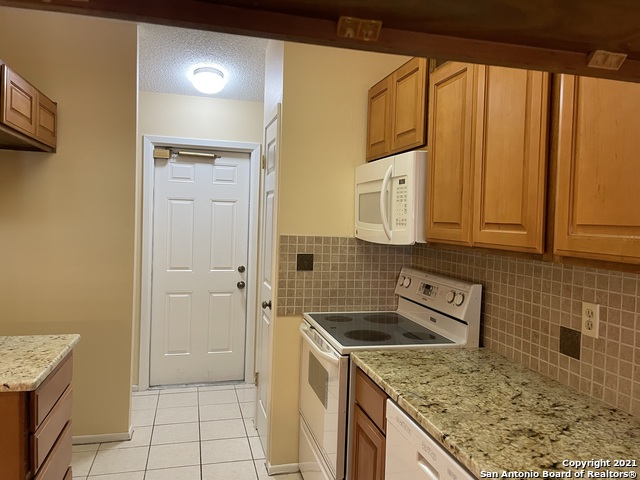 Image 5 of 31 For 9018 Woburn St