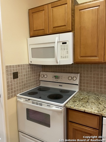 Image 6 of 31 For 9018 Woburn St
