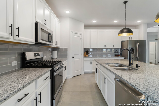 Image 17 of 44 For 9422 Van Horn