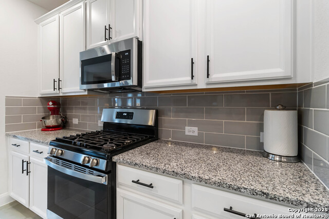 Image 19 of 44 For 9422 Van Horn