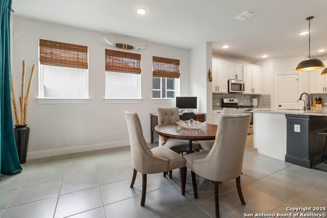 Image 21 of 44 For 9422 Van Horn