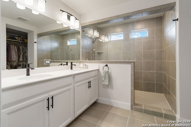 Image 28 of 44 For 9422 Van Horn