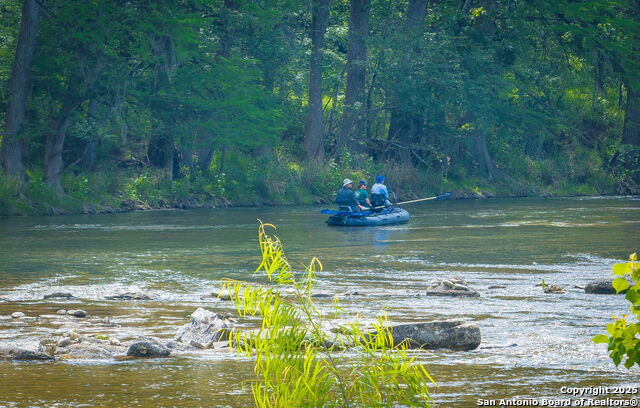 Image 37 of 41 For 851 River Cliff