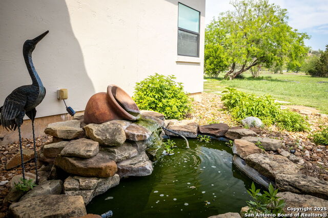 Image 9 of 41 For 851 River Cliff