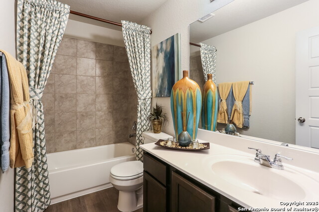 Image 34 of 49 For 13730 Pinkston