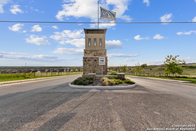 Image 40 of 49 For 13730 Pinkston