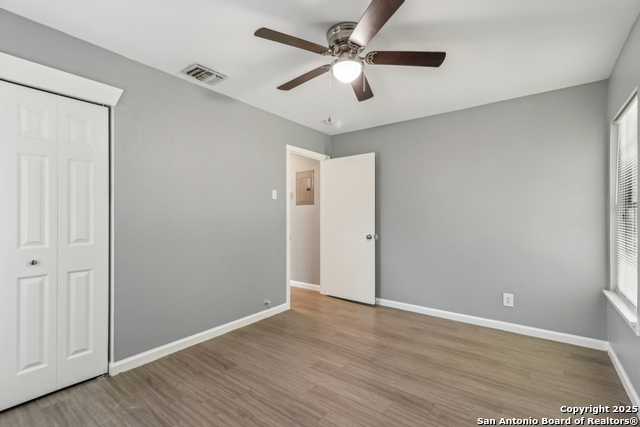 Listing photo id 10 for 2415 Spicewood