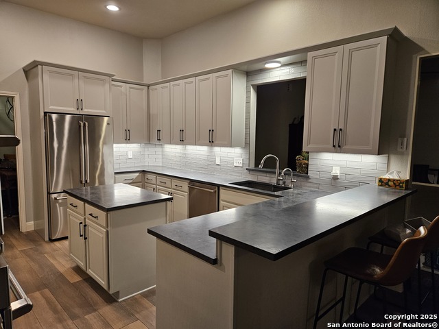 Listing photo id 13 for 607 San Dizier