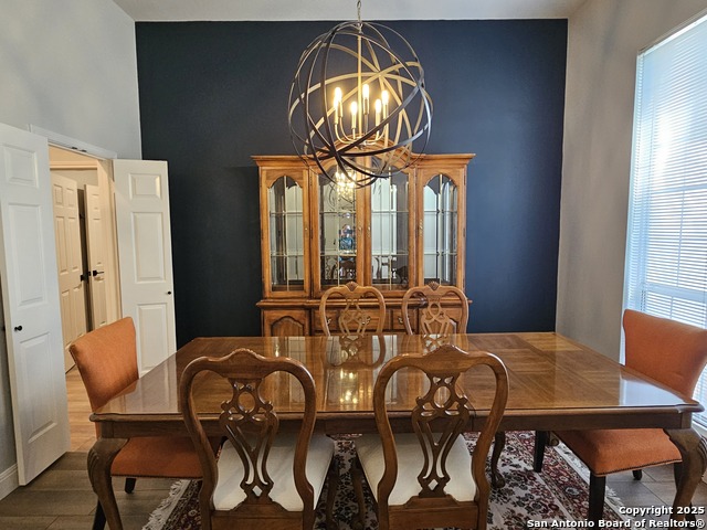 Listing photo id 18 for 607 San Dizier