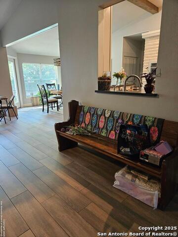 Listing photo id 19 for 607 San Dizier