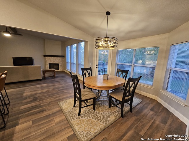 Listing photo id 22 for 607 San Dizier