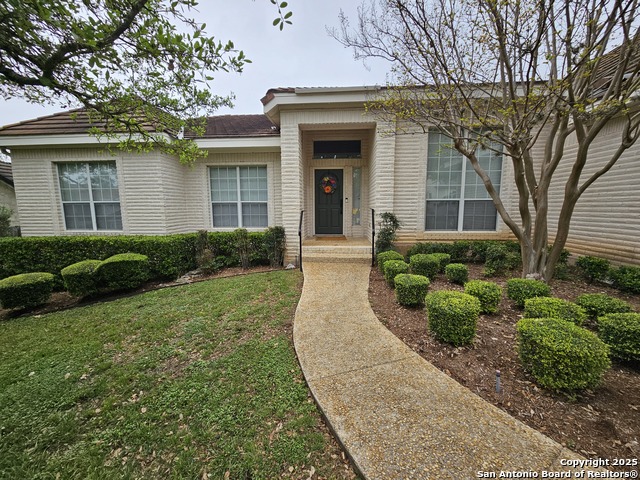 Listing photo id 1 for 607 San Dizier