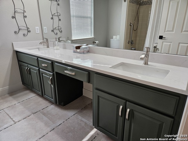 Listing photo id 34 for 607 San Dizier