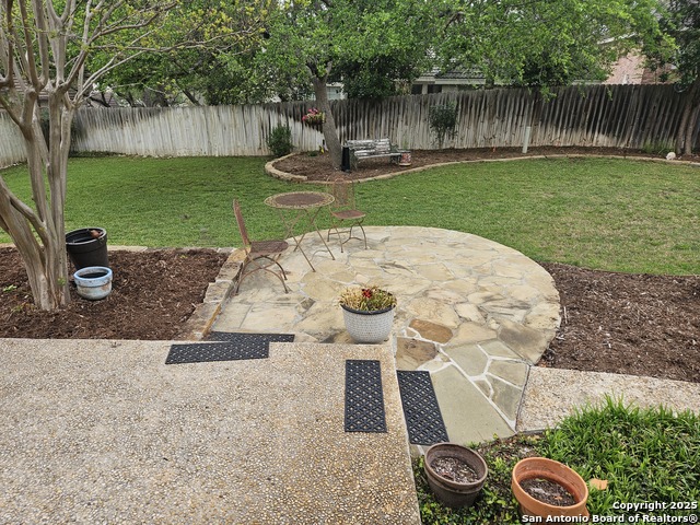 Listing photo id 42 for 607 San Dizier
