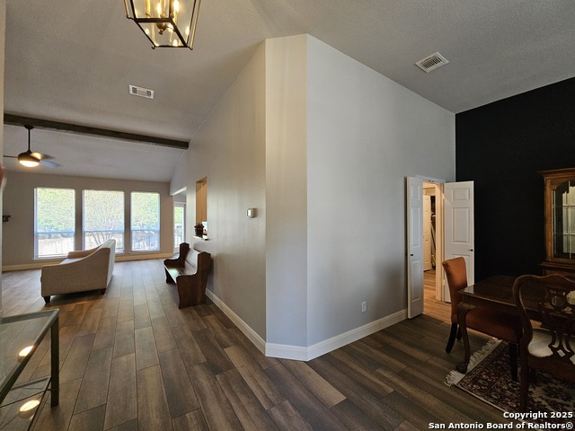 Listing photo id 3 for 607 San Dizier