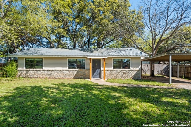 Image 3 of 20 For 512 Pecan Dr W