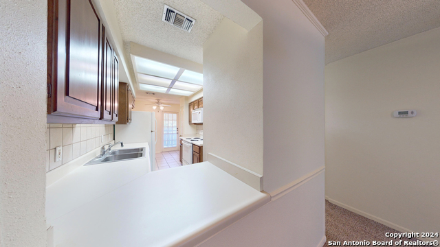 Image 9 of 30 For 7738 Chambers Rd  907