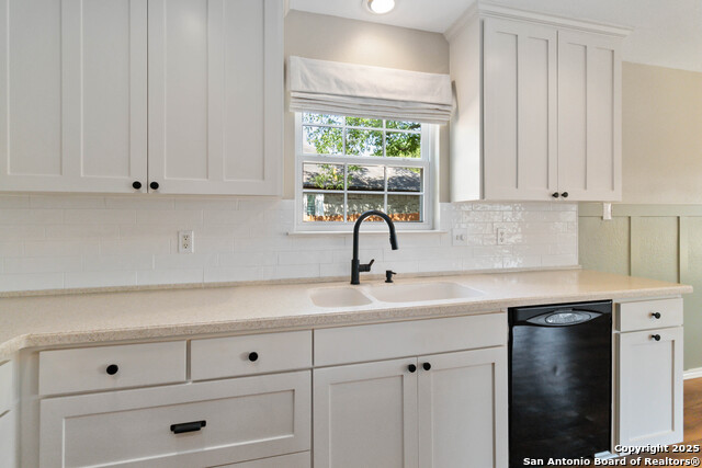 Image 23 of 52 For 3528 Hamilton Pl