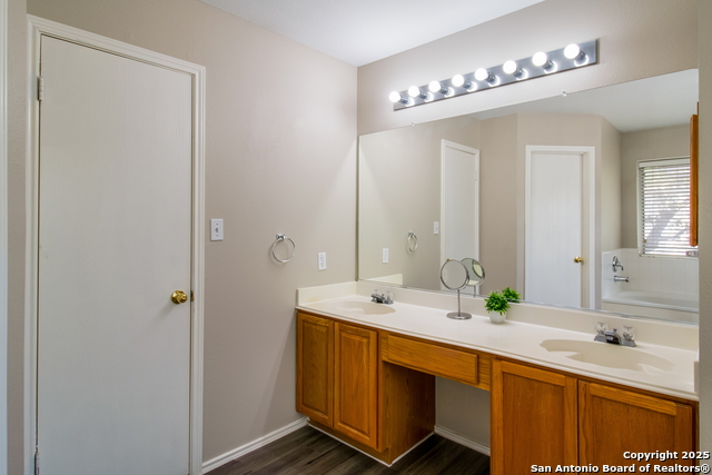 Image 15 of 25 For 4118 Knollbluff