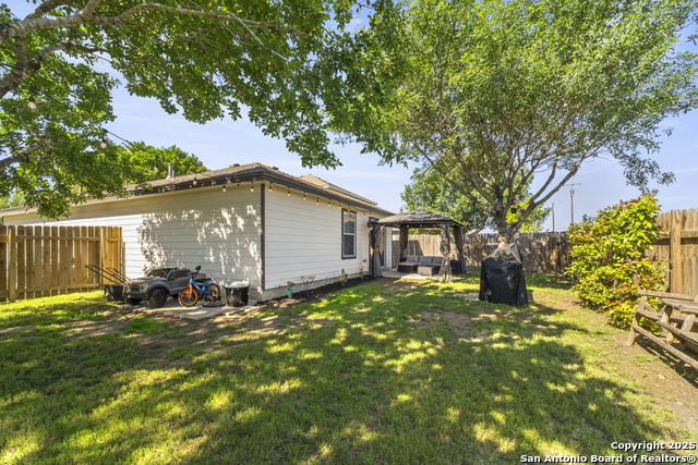 Listing photo id 13 for 6627 Port Elizabeth