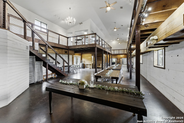 Listing photo id 23 for 7250 Fm 306