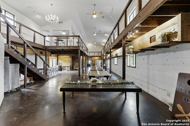 Listing photo id 25 for 7250 Fm 306