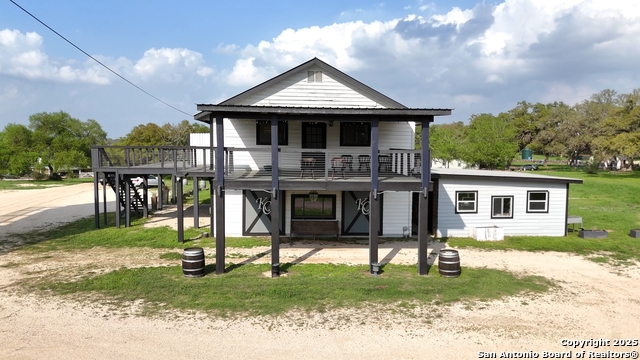 Listing photo id 2 for 7250 Fm 306