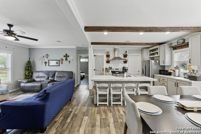 Listing photo id 40 for 7250 Fm 306