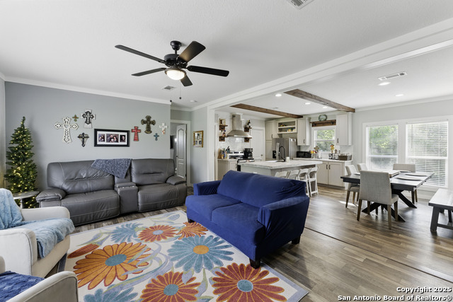 Listing photo id 41 for 7250 Fm 306
