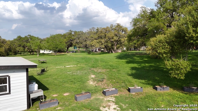 Listing photo id 4 for 7250 Fm 306