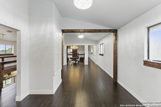 Listing photo id 18 for 7250 Fm 306