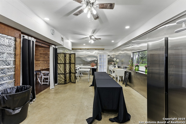 Listing photo id 22 for 7250 Fm 306