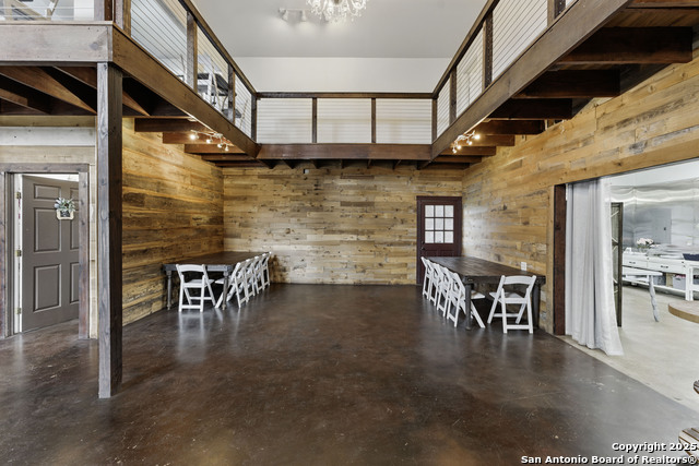 Listing photo id 29 for 7250 Fm 306