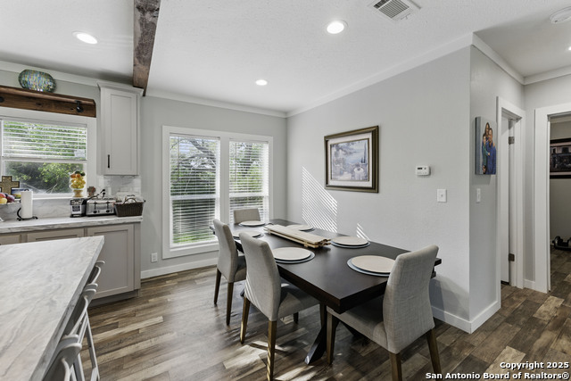 Listing photo id 33 for 7250 Fm 306