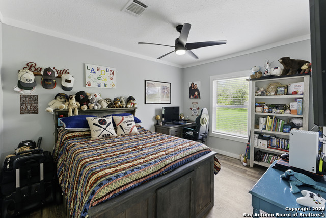 Listing photo id 36 for 7250 Fm 306