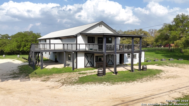 Listing photo id 2 for 7250 Fm 306