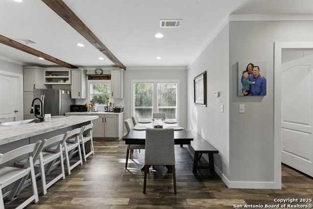 Listing photo id 38 for 7250 Fm 306