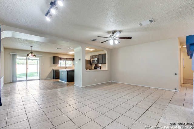 Image 3 of 24 For 6331 Regency Wood