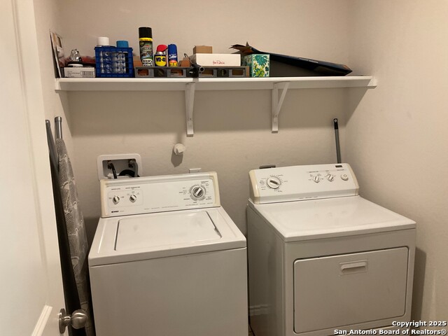 Listing photo id 9 for 256 Middle Green Loop