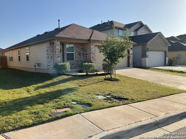 Listing photo id 0 for 256 Middle Green Loop