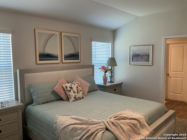 Listing photo id 4 for 256 Middle Green Loop