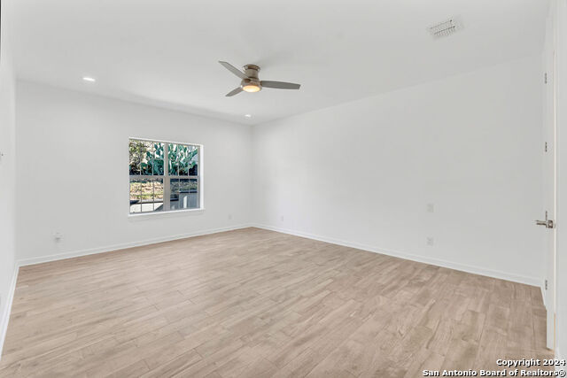 Image 20 of 27 For 1303 Summerfield