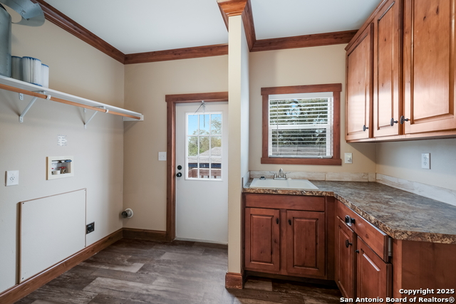 Image 18 of 27 For 384 Adcock