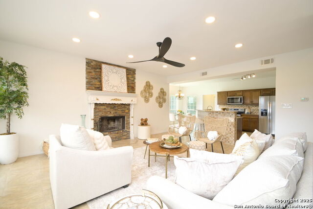 Listing photo id 22 for 11414 & 11418 Lago Vista