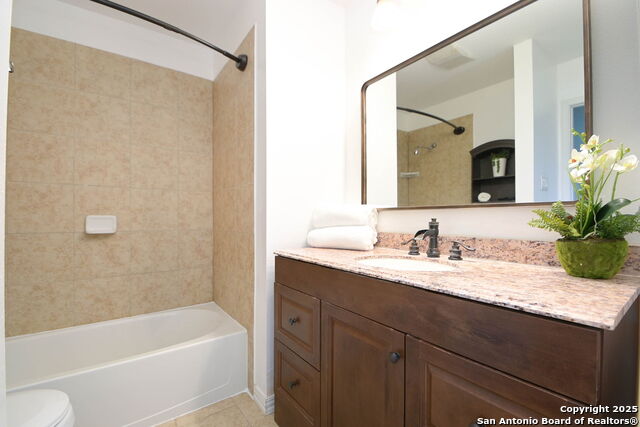 Listing photo id 33 for 11414 & 11418 Lago Vista